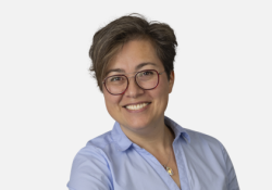 Debby - grijze achtergrond.png